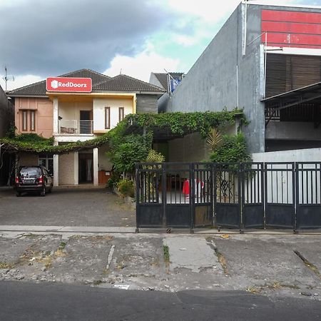 โอโย 700 กรียา ฮานุม ชาเรียะฮ์ Hotel Kejayan ภายนอก รูปภาพ
