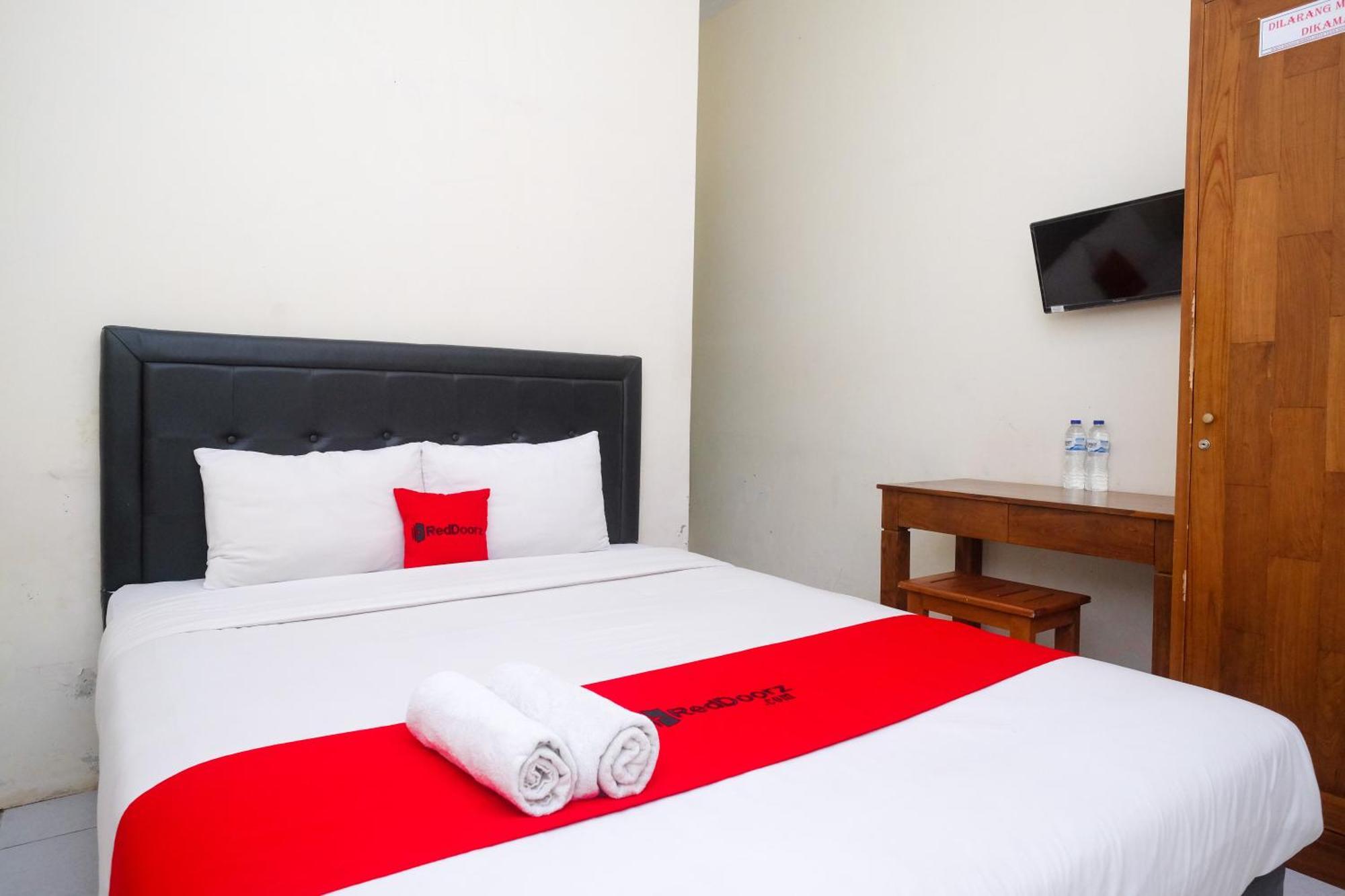 โอโย 700 กรียา ฮานุม ชาเรียะฮ์ Hotel Kejayan ภายนอก รูปภาพ
