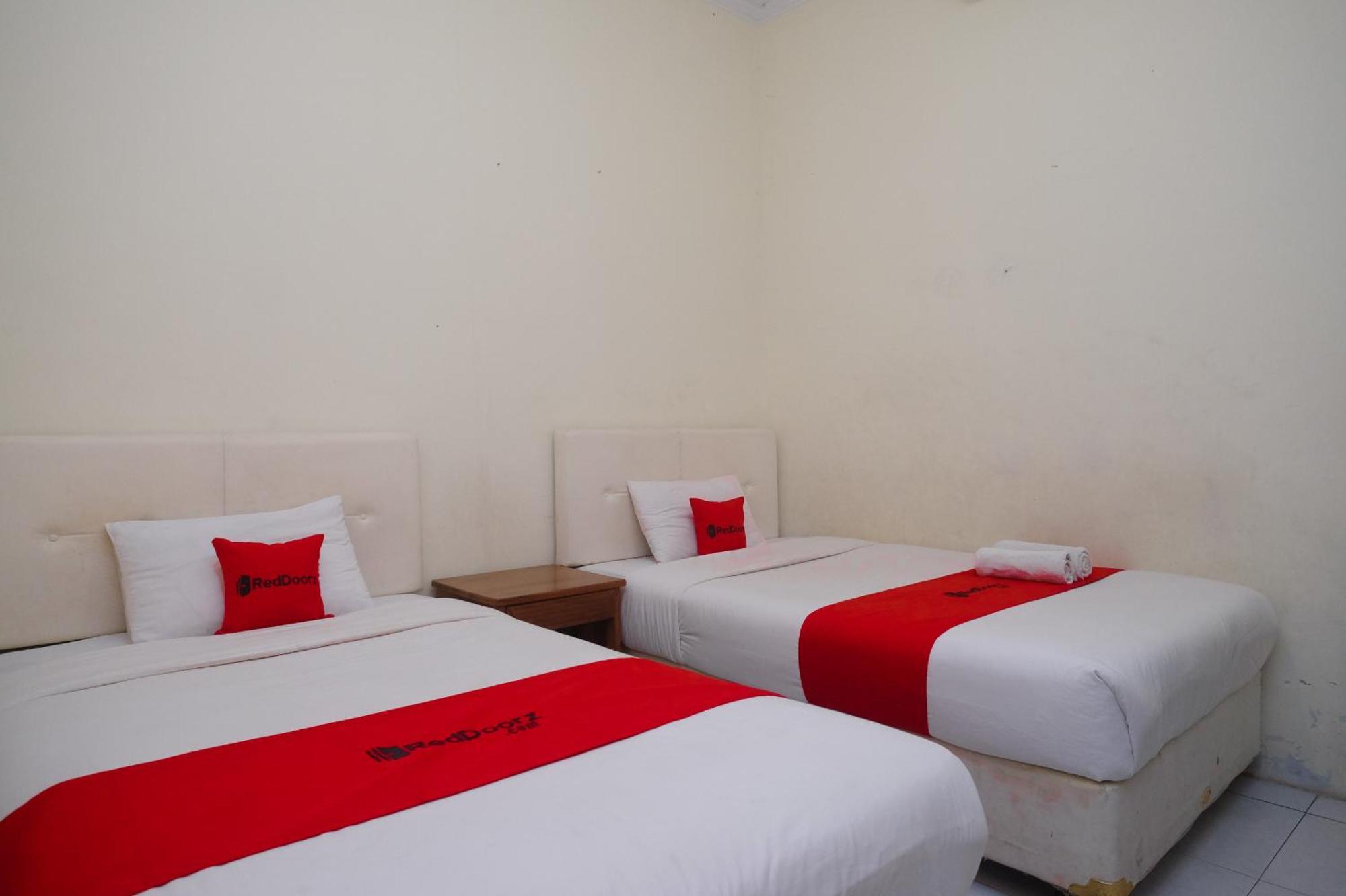 โอโย 700 กรียา ฮานุม ชาเรียะฮ์ Hotel Kejayan ภายนอก รูปภาพ